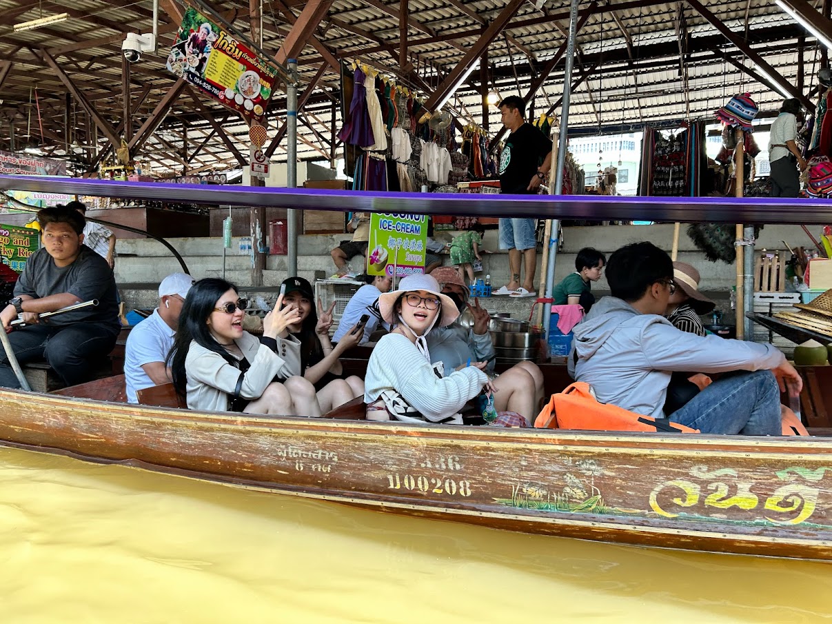 Nhân viên Hàng Hiệu Sales tại Thái Lan